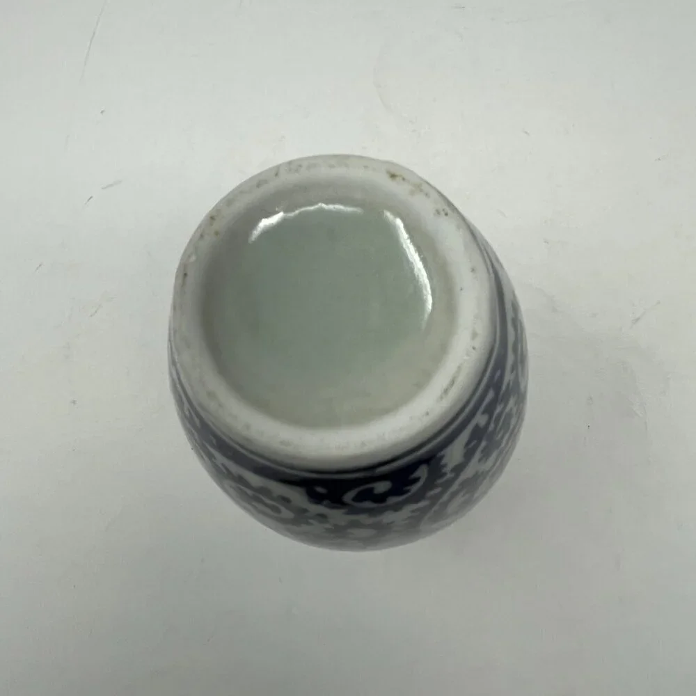 Japanese Tako Karakusa vase vintage blue white octopus vine small